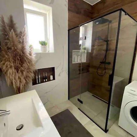 Apartment Your Cosy Getaway Halfway Between Lake And Forest
