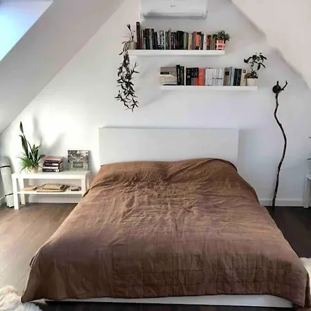 Your Cosy Getaway Halfway Between Lake And Forest Apartment *
