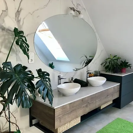 Apartment Your Cosy Getaway Halfway Between Lake And Forest